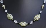 6.Rhyolit,Onyx, NephritJade und Bergkristall.jpg